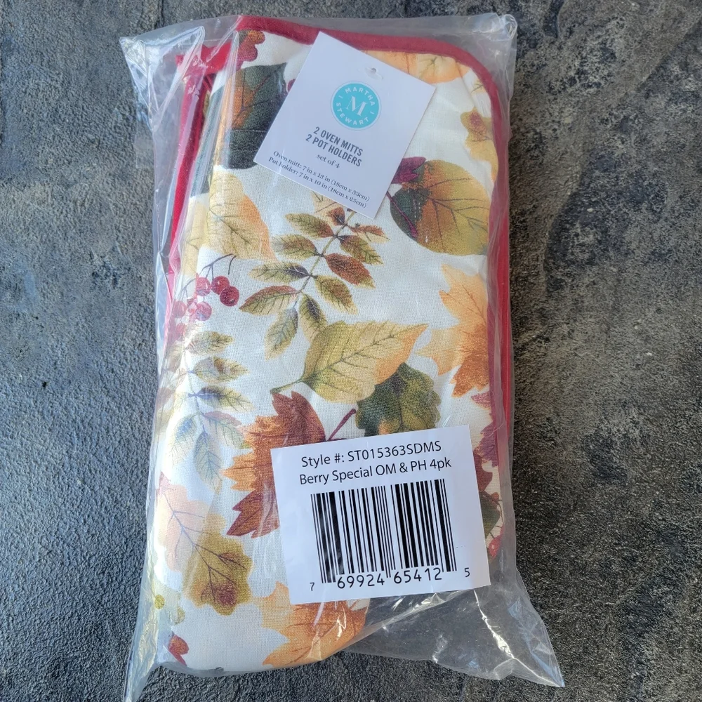 Martha Stewart NWT Berry Special Oven Mitts and Pot Holders Set